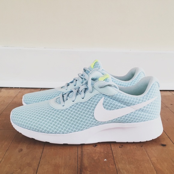 nike tanjun womens size 7